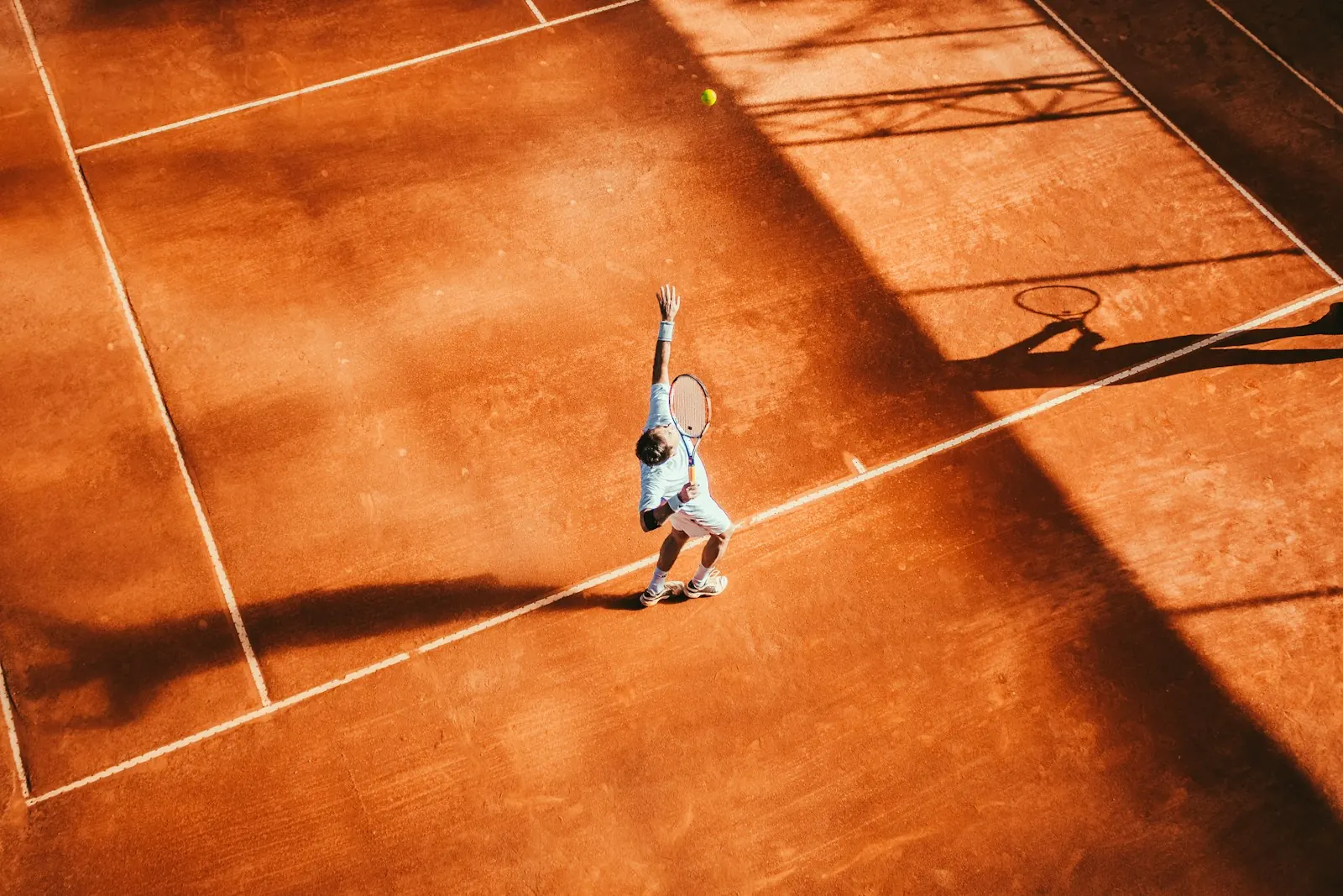 Partido de tenis competitivo